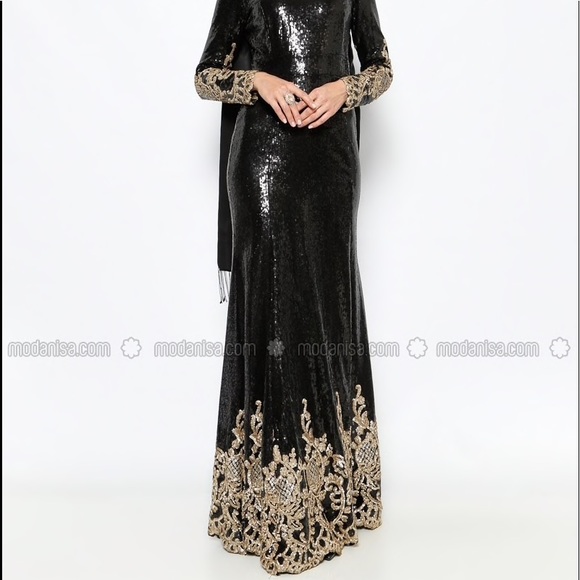 Sequined Gold and Black Gown L/S - Picture 2 of 4